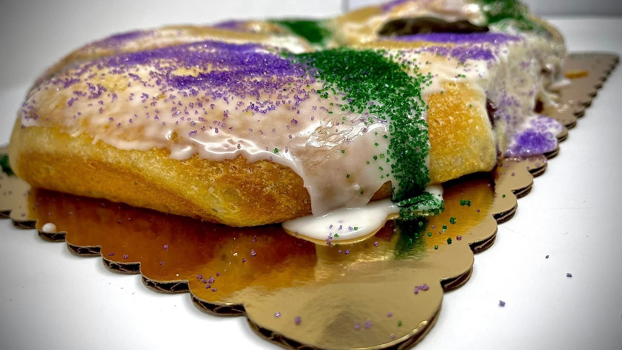Caluda's King Cake - What could be better than Praline King Cake? Maple  Bacon Praline of course! Because bacon makes everything better! 🥓👑  Available Tomorrow 1/19 504-218-5655 1636 River Oaks Rd W | Facebook